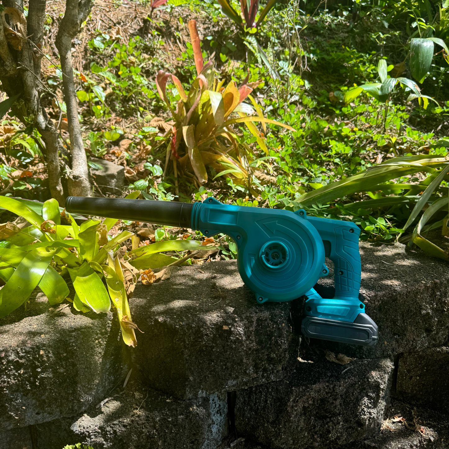 BetterGardens™ Electric Leaf Blower & Vacuum Kit + 2 Free Batteries